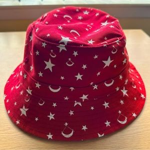 Black Scale Bucket Hat Red L/XL